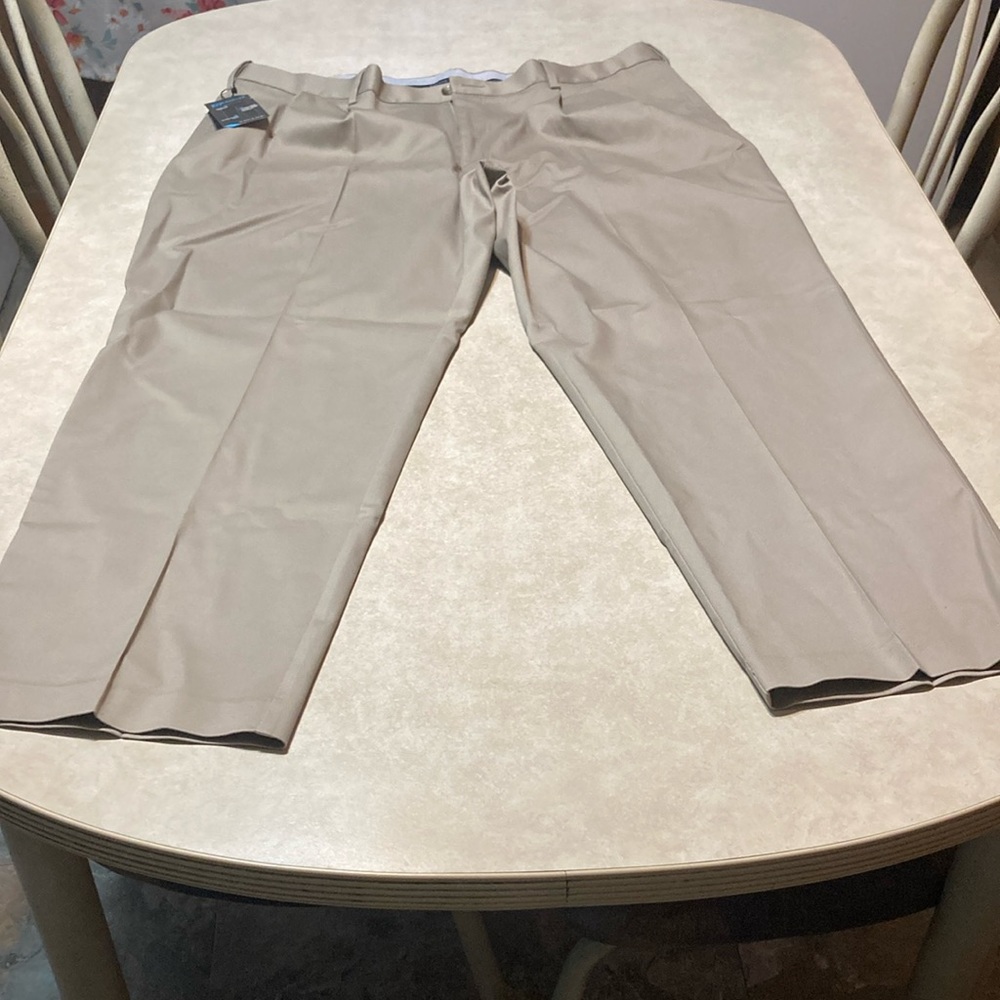 Men’s Khaki Pants